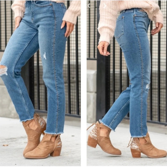 Judy Blue Howdy High Waist Boyfriend Fit Raw‎ Hem Jeans - Picture 2 of 16